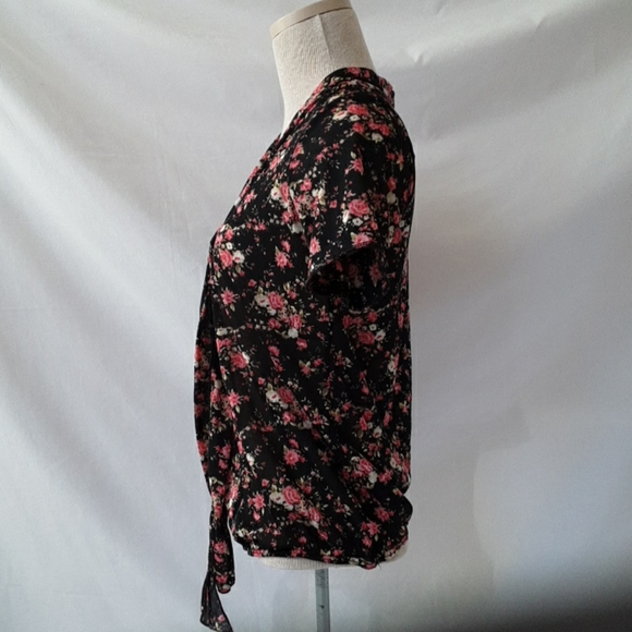 Flowery Blouse - Picture 2 of 4